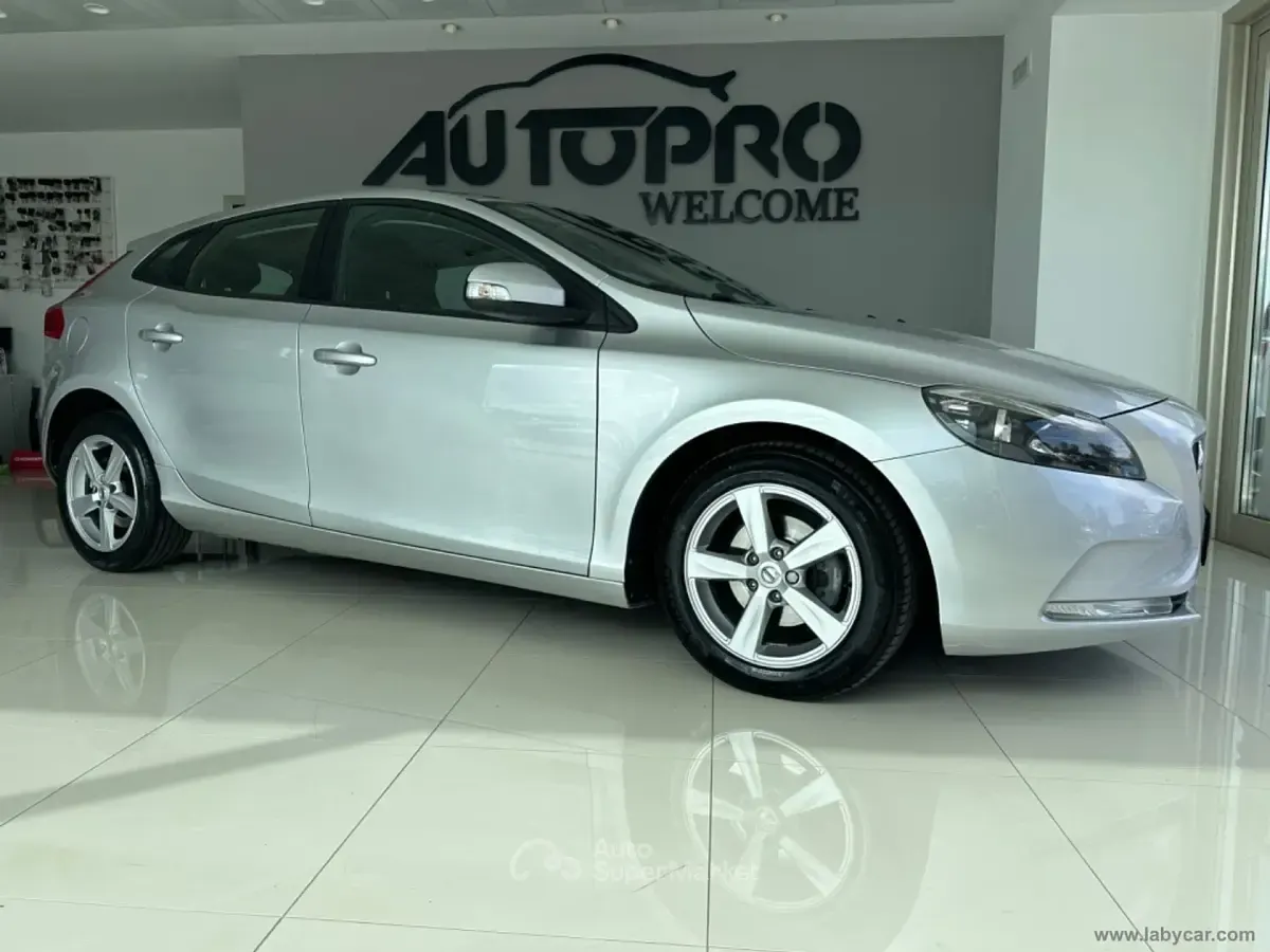 Occasion Volvo V40 Business Edition 120 ch (88 kW) 2017 Gris Break