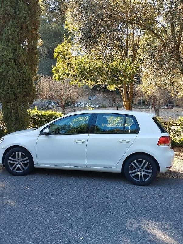 Second-hand VW Golf VII 102 CP (75 kW) 2013 Alb Berlinǎ