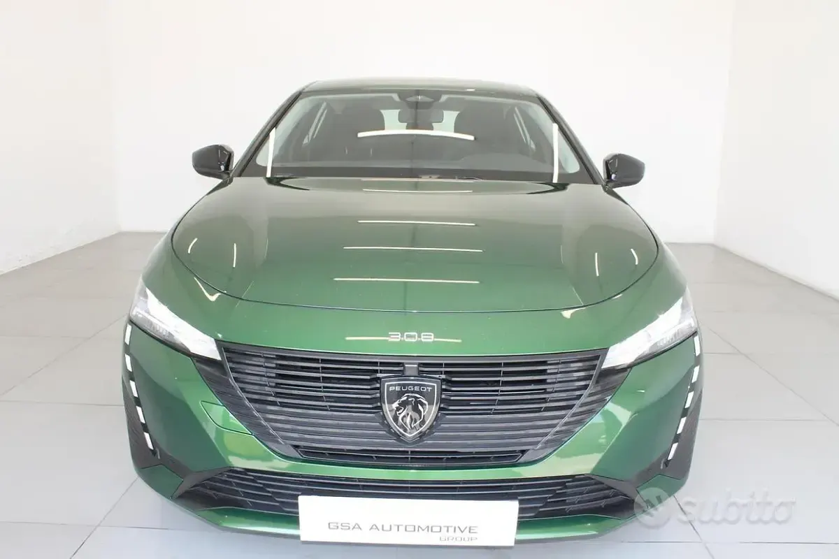 Usata Peugeot 308 Active 131 CV (96 kW) 2022 Verde Berlina