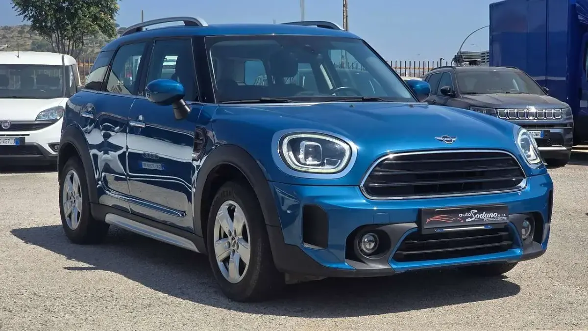 Usata Mini Countryman Business 116 CV (85 kW) 2021 Blu/azzurro SUV