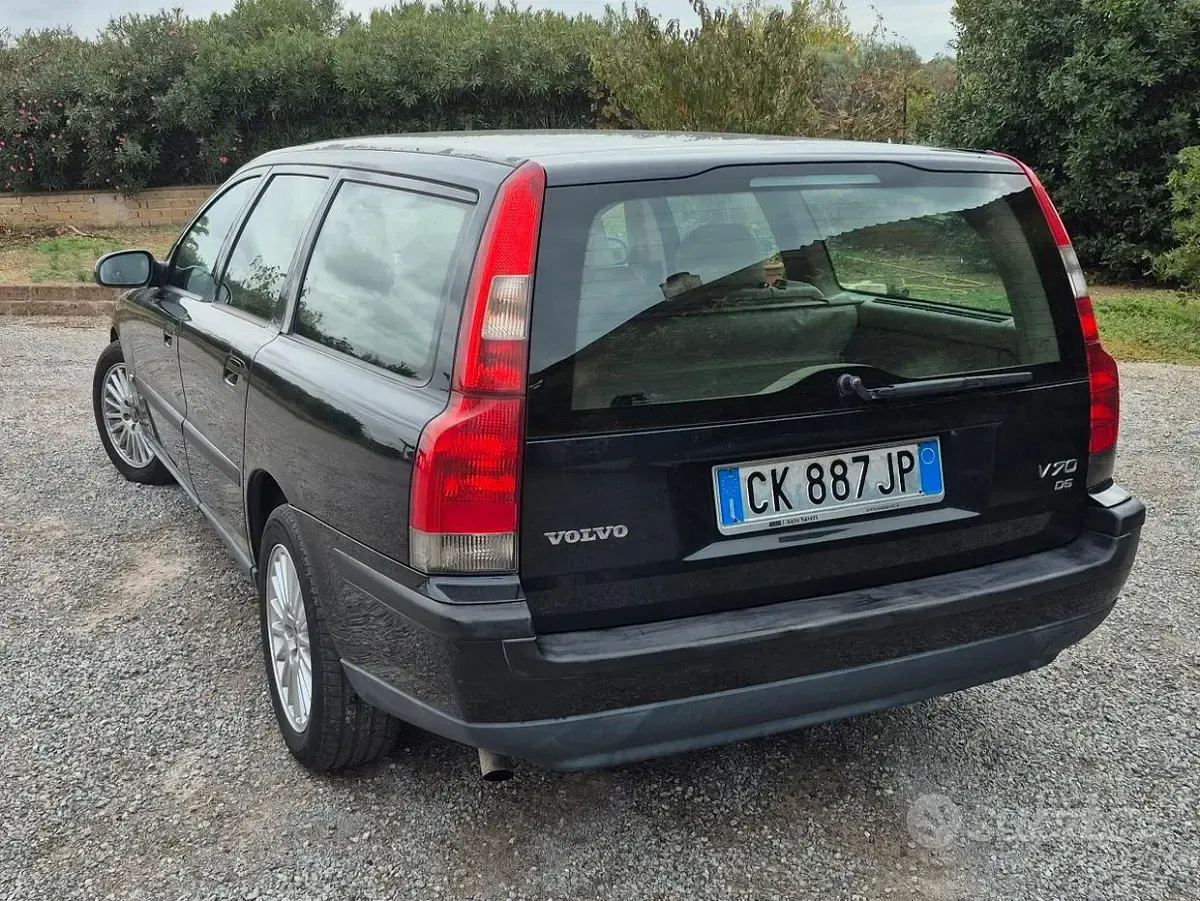 Usata Volvo V70 163 CV (119 kW) 2004 Nero Station wagon