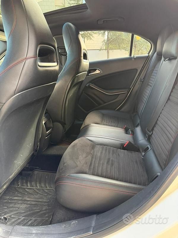 Usata Mercedes A200 Premium 136 CV (100 kW) 2012 Bianco Berlina