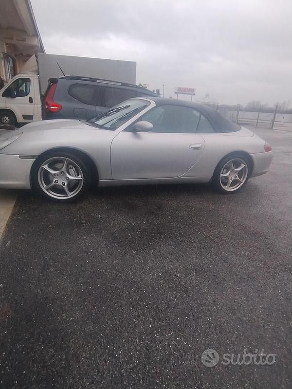 Usata Porsche 996 345 CV (253 kW) 2002 Grigio Cabrio