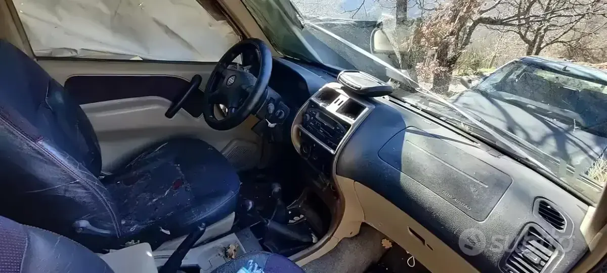 Usata Nissan Terrano 101 CV (74 kW) 2001 Nero SUV