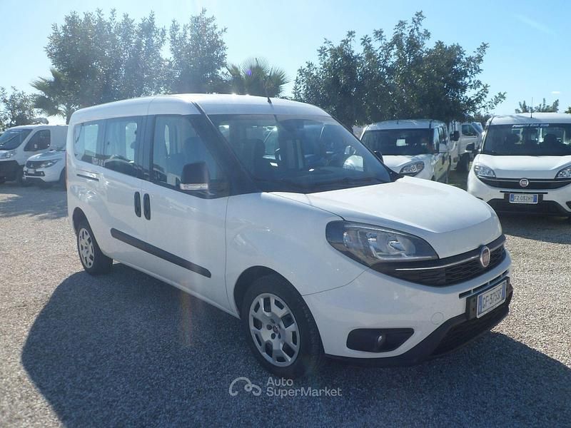 Usata Fiat Doblò 105 CV (77 kW) 2021 Bianco Monovolume