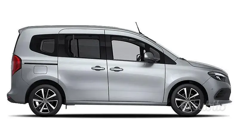 Nuova Mercedes T180 2026 Grigio Monovolume