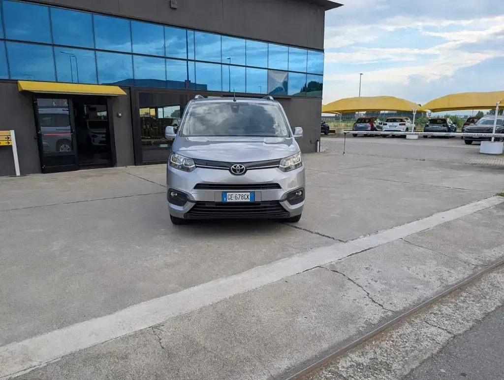 Usata Toyota Proace Verso City 102 CV (75 kW) 2021 Grigio / metallizzato Station wagon