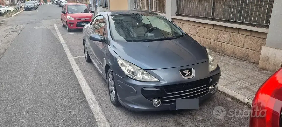 Usata Peugeot 307 CC 136 CV (100 kW) 2005 Grigio Cabrio