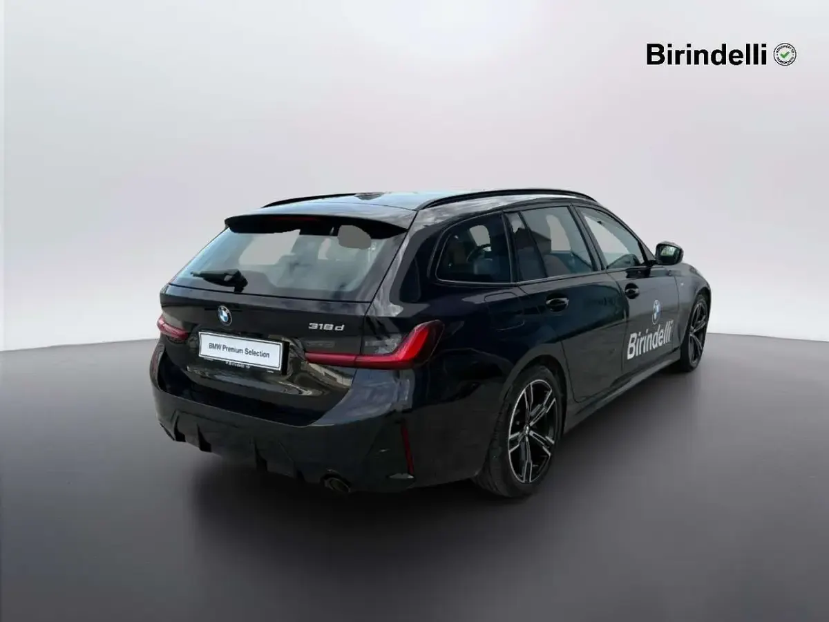 Usata BMW 318 M Sport 150 CV (110 kW) 2024 Black sapphire metallizzato Station wagon