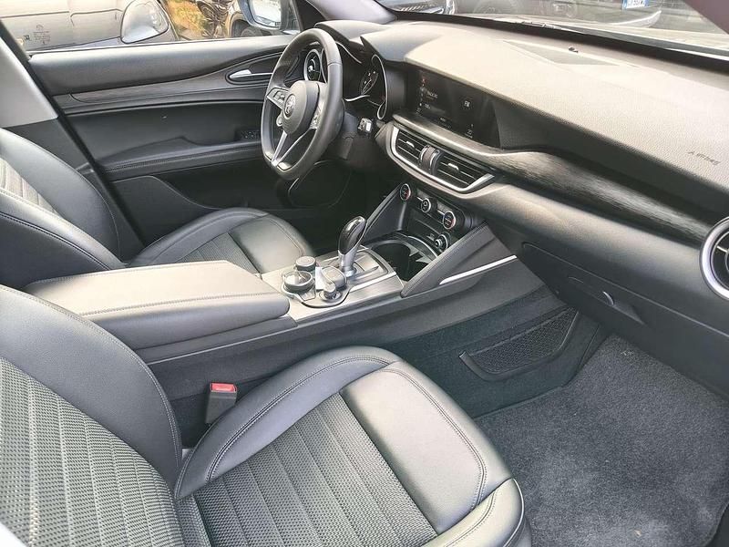 Usata Alfa Romeo Stelvio Business 209 CV (153 kW) 2018 Nero SUV