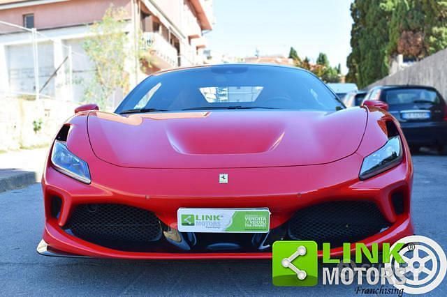 Usata Ferrari F8 721 CV (530 kW) 2020 Rosso Coupé