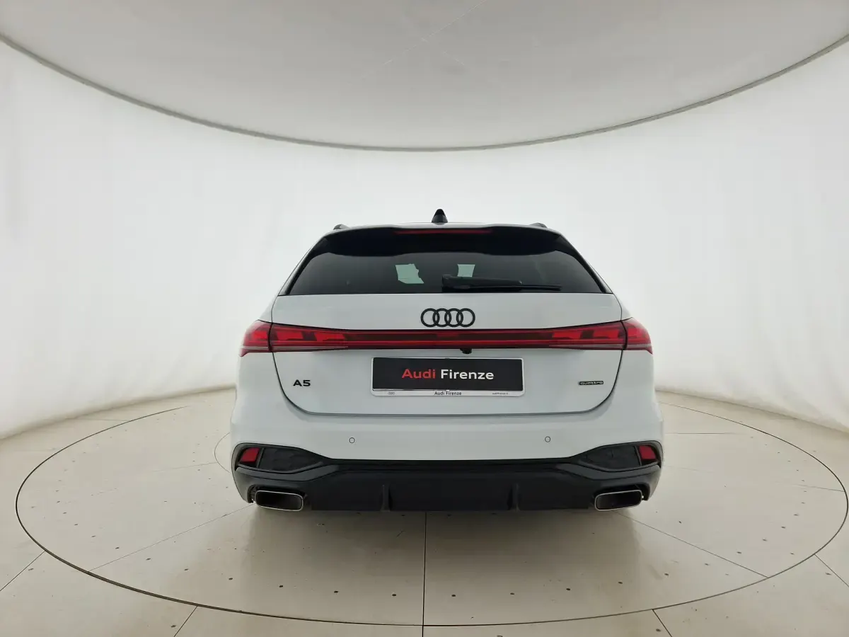 Nuova Audi A5 S-Line 299 CV (219 kW) 2025 Bianco ghiacciaio metallizzato Station wagon