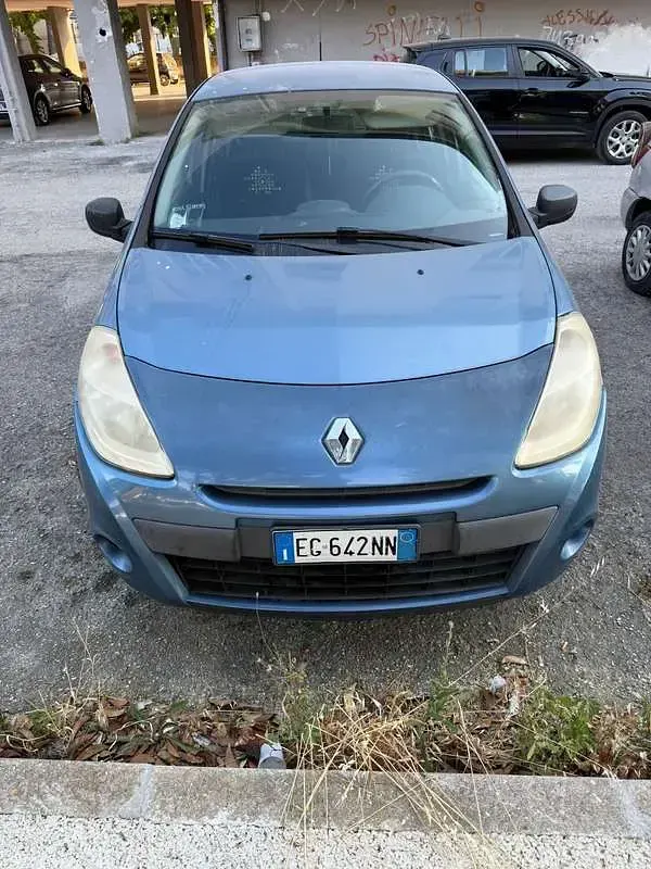 Usata Renault Clio II 75 CV (55 kW) 2011 Berlina