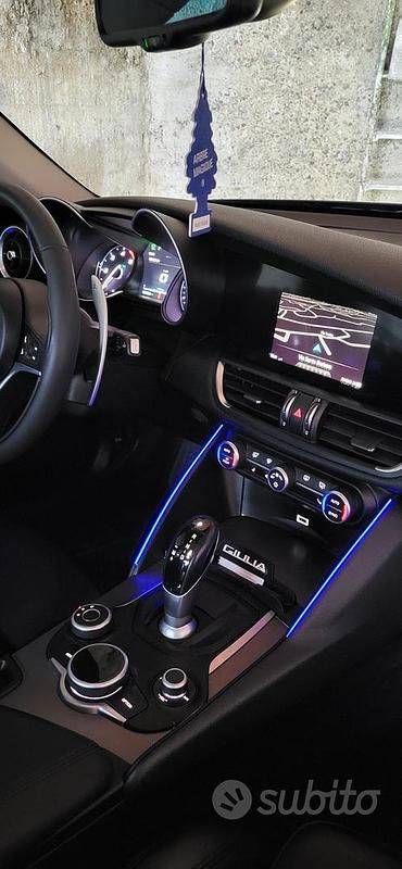 Blu Usata 2017 Alfa Romeo Giulia Veloce Tre volumi | 23.900 € (Buon prezzo) - Immagine 1/4