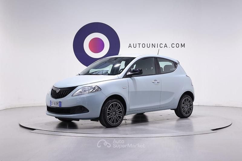 Usata Lancia Ypsilon Silver 69 CV (50 kW) 2023 Azzurro Utilitaria