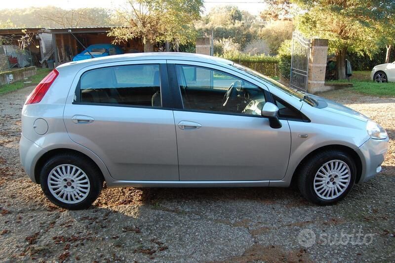 Usata Fiat Punto 75 CV (55 kW) 2007 Argento Utilitaria