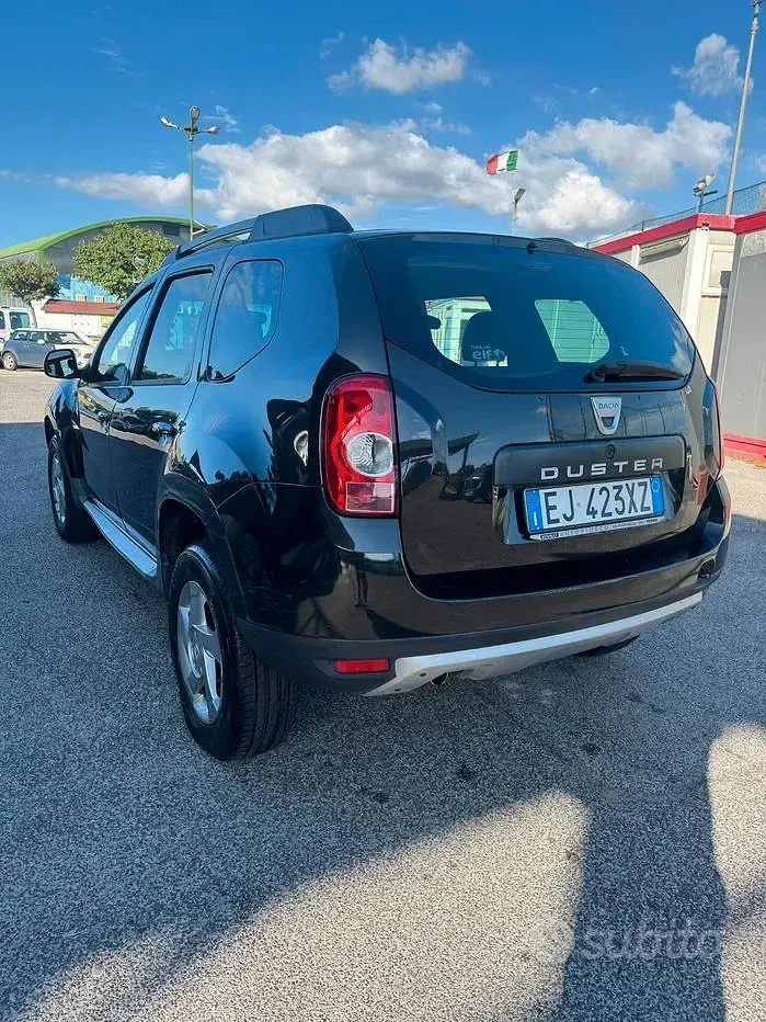 Usata Dacia Duster 105 CV (77 kW) 2011 Nero SUV