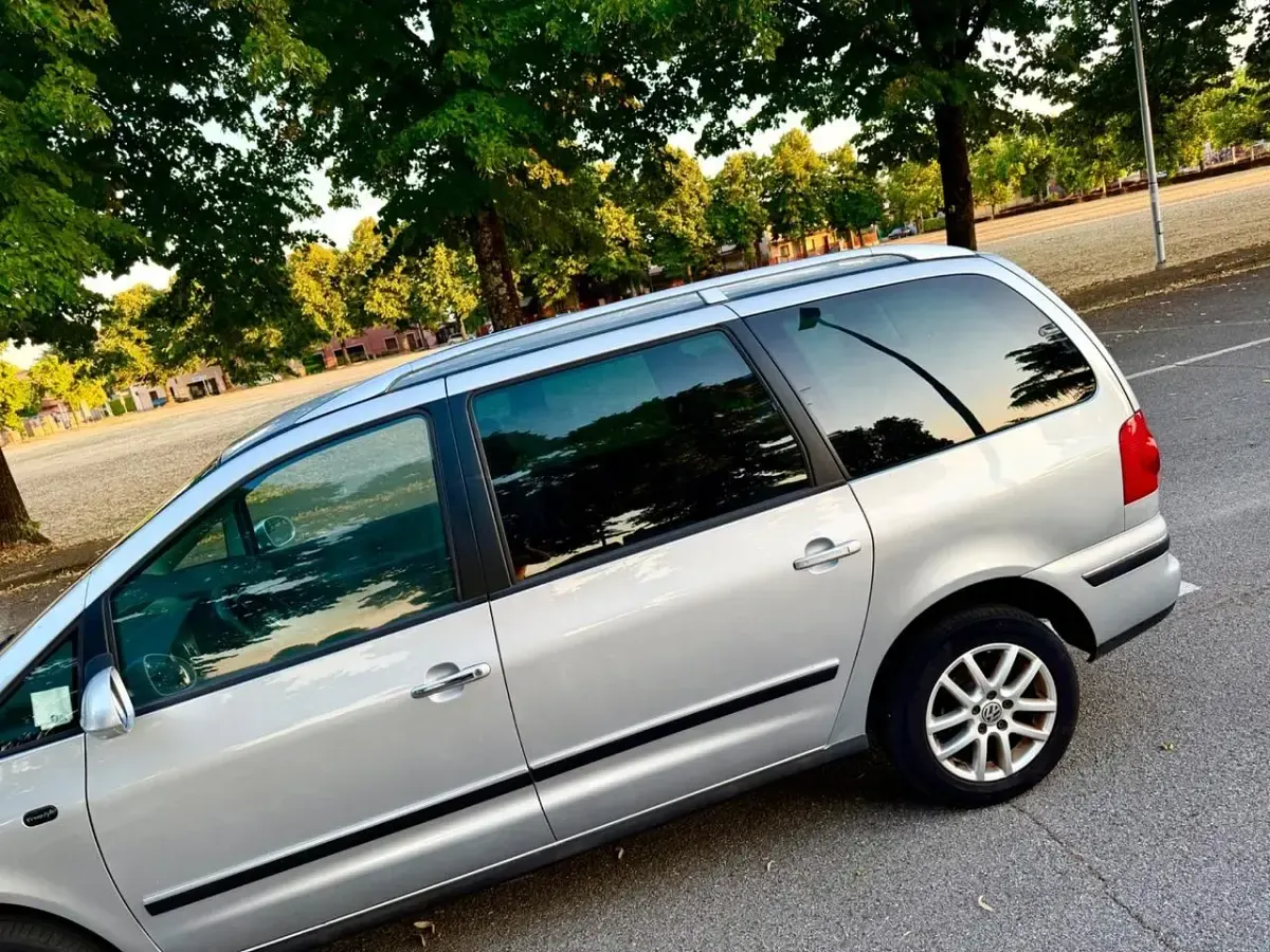 Usata VW Sharan 116 CV (85 kW) 2009 Argento Monovolume