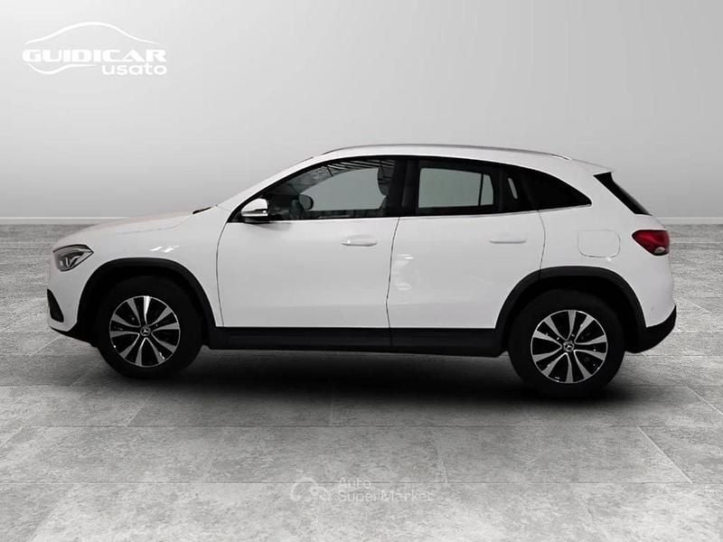 Usata Mercedes GLA180 116 CV (85 kW) 2022 Bianco SUV