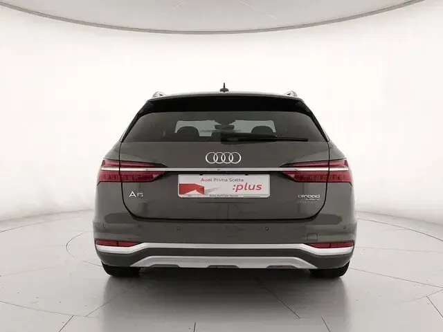 Usata Audi A6 Allroad Comfort 204 CV (150 kW) 2024 Grigio chronos metallizzato Station wagon