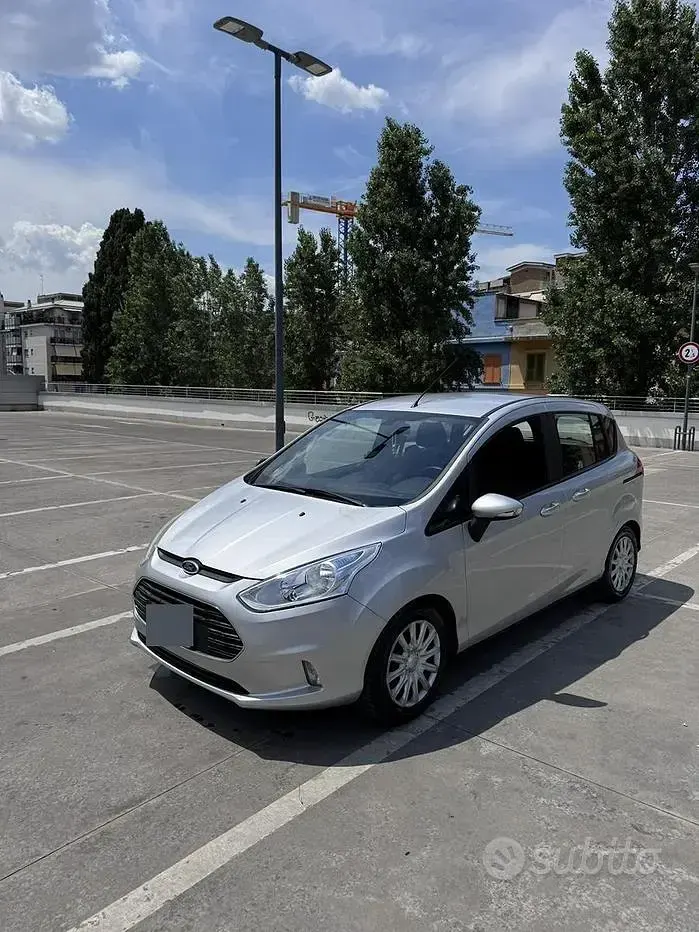 Usata Ford B-MAX 90 CV (66 kW) 2015 Grigio Monovolume