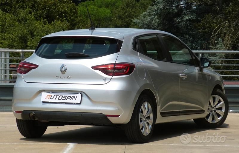 Usata Renault Clio V Intens 101 CV (74 kW) 2022 Grigio Berlina