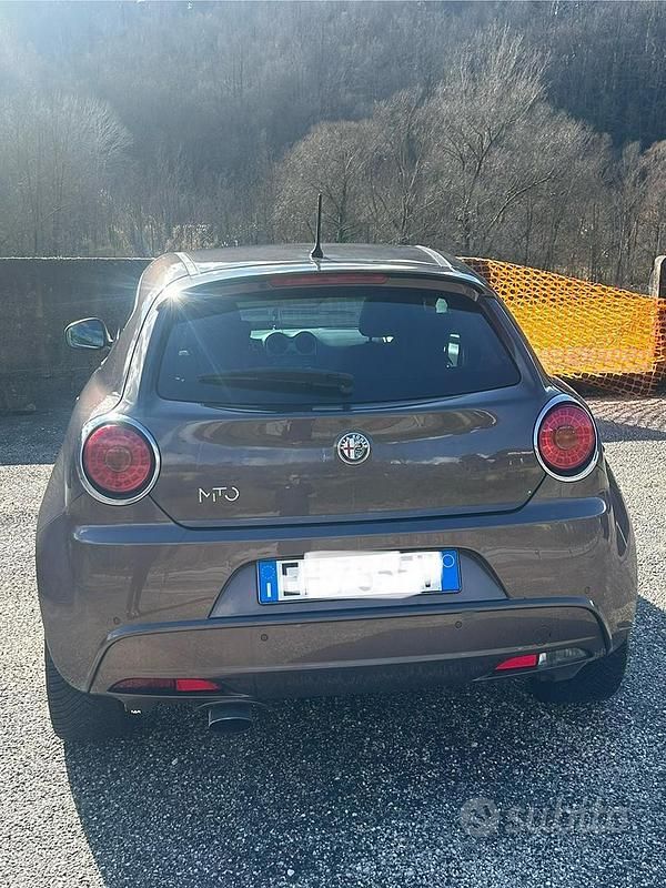 Usata Alfa Romeo MiTo Progression 120 CV (88 kW) 2011 Marrone Utilitaria