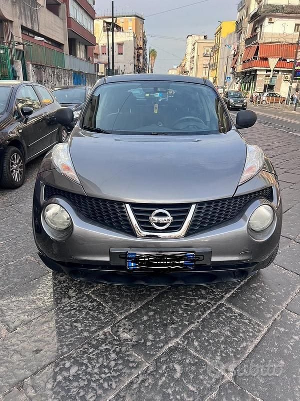 Usata Nissan Juke Visia 117 CV (86 kW) 2011 Grigio SUV
