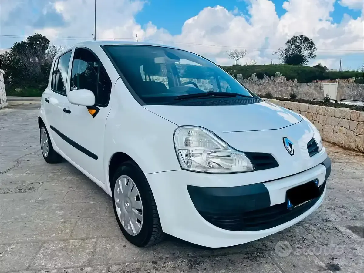 Usata Renault Modus 68 CV (50 kW) 2010 Bianco Monovolume