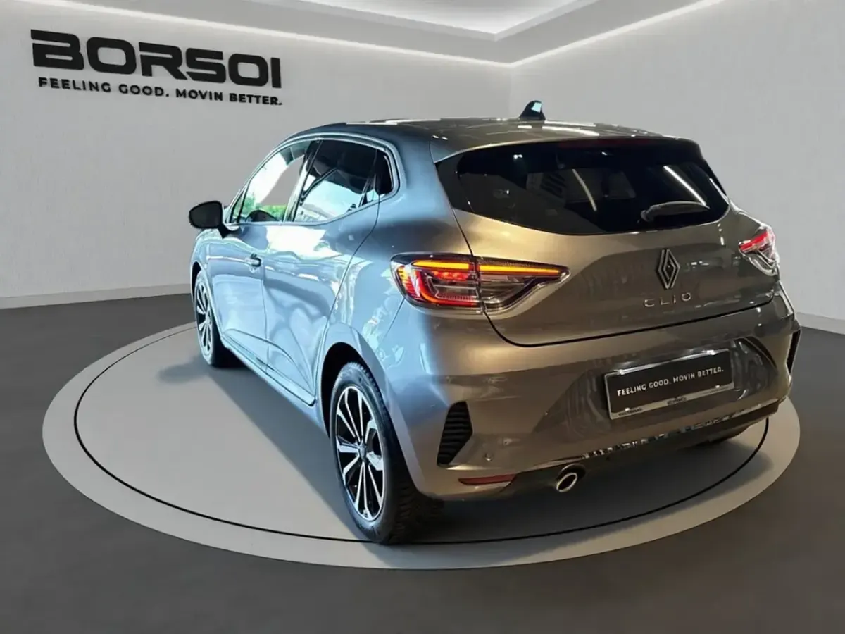 Usata Renault Clio V Techno 91 CV (66 kW) 2025 Grigio scisto Berlina