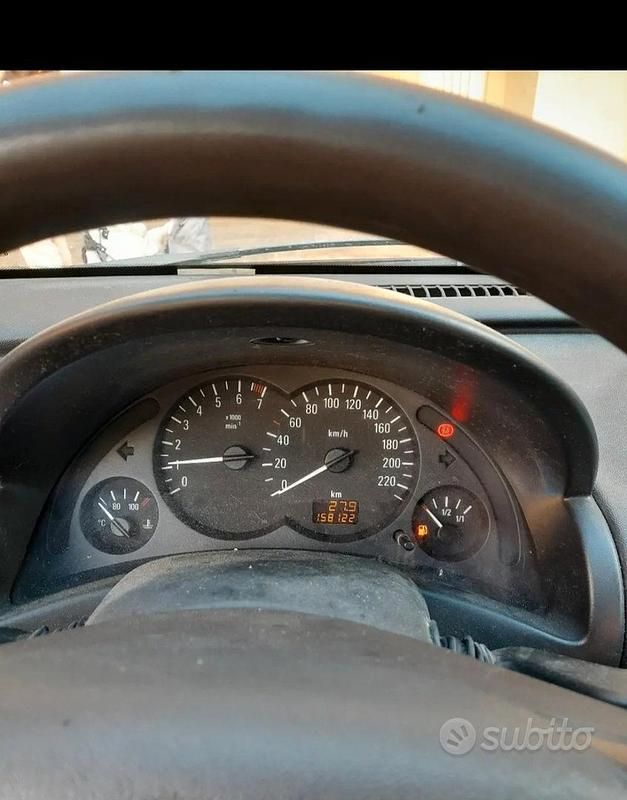Usata Opel Corsa 2004 Nero Utilitaria
