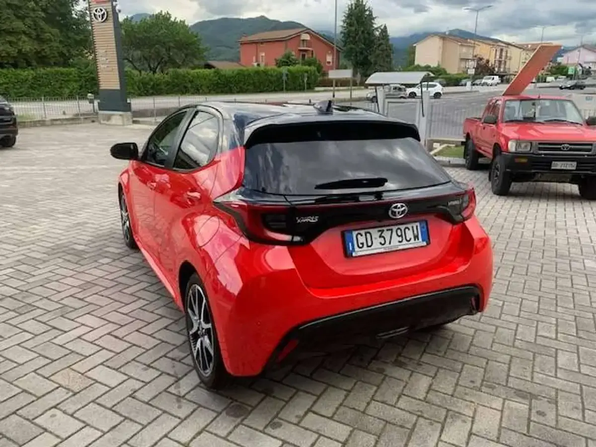 Usata Toyota Yaris Hybrid Edition 116 CV (85 kW) 2021 Rosso Berlina