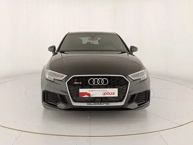 Usata Audi RS3 Sportback Comfort 400 CV (294 kW) 2020 Nero mythos metallizzato Utilitaria