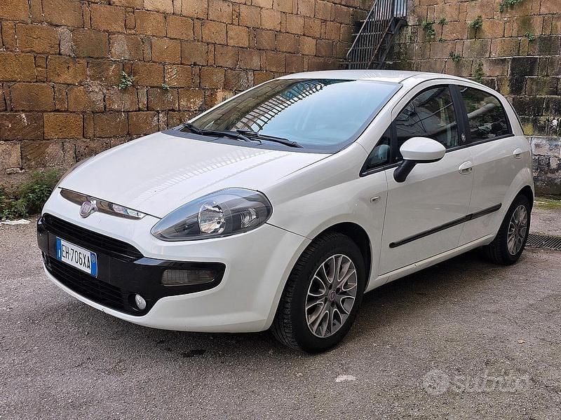 Usata Fiat Punto Evo 75 CV (55 kW) 2011 Bianco Utilitaria