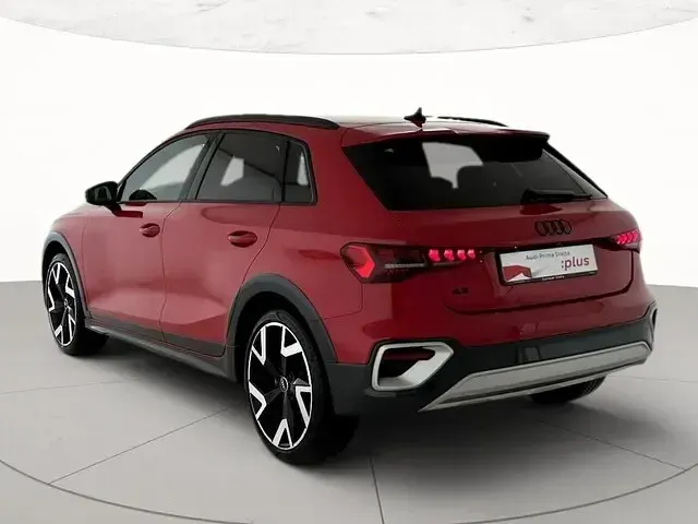 Usado Audi A3 Advanced Plus 150 CV (110 kW) 2025 Rojo Berlina
