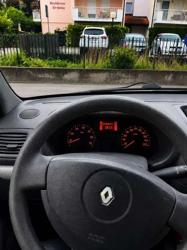 Usata Renault Clio II 58 CV (42 kW) 2008 Berlina