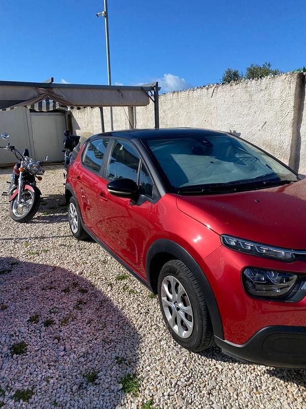 Usata Citroën C3 Shine 101 CV (74 kW) 2021 Rosso Utilitaria