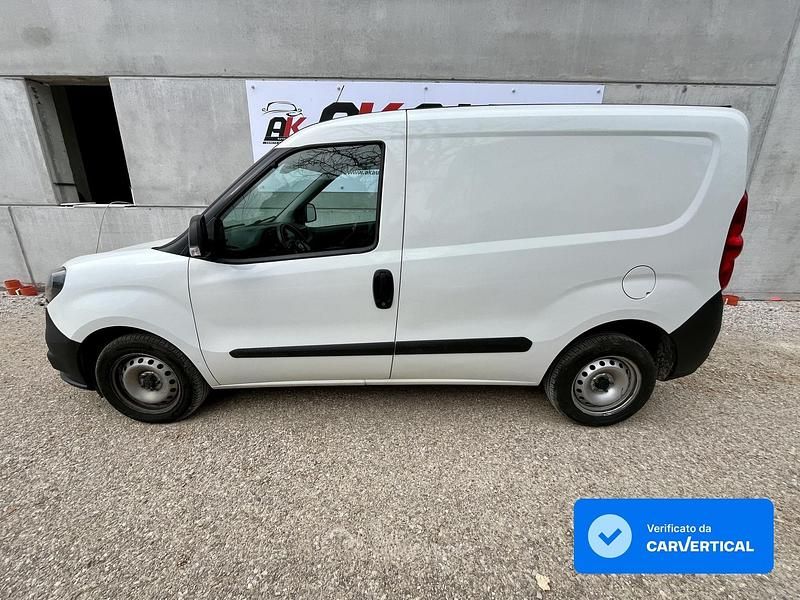Usata Fiat Doblò Business 105 CV (77 kW) 2022 Bianco Monovolume