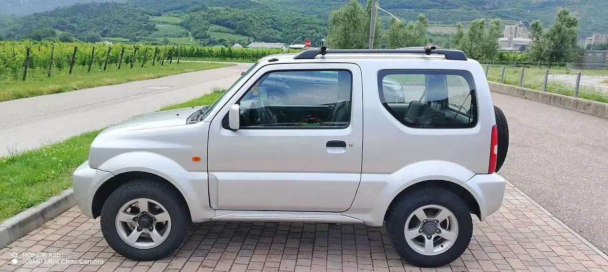 Usata Suzuki Jimny 86 CV (63 kW) 2007 SUV