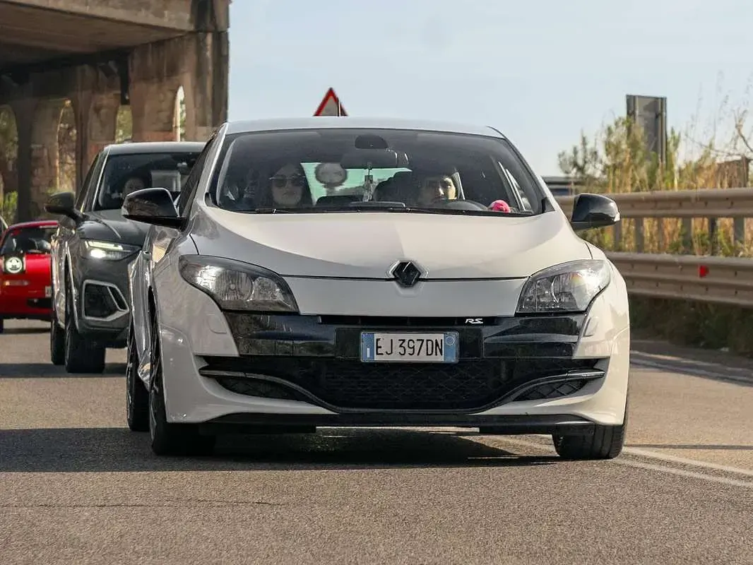 Usata Renault Mégane Coupé R.S. 250 CV (183 kW) 2011 Bianco Coupé