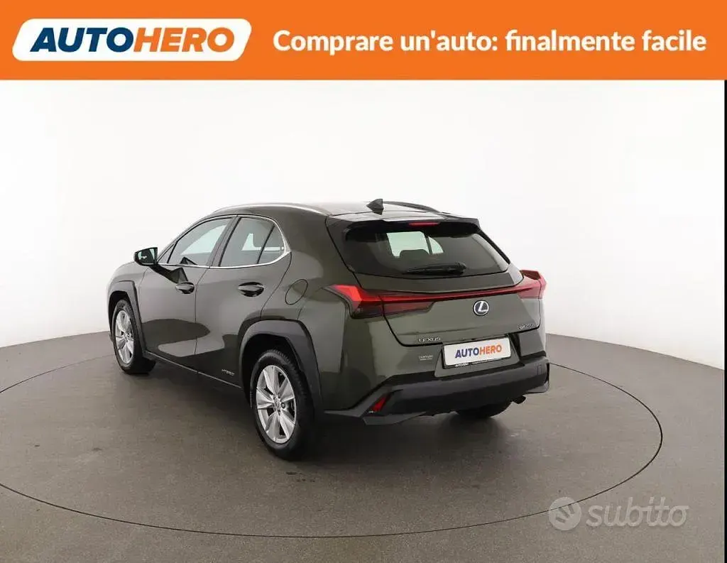 Usata Lexus UX Business Edition 152 CV (111 kW) 2019 Verde SUV