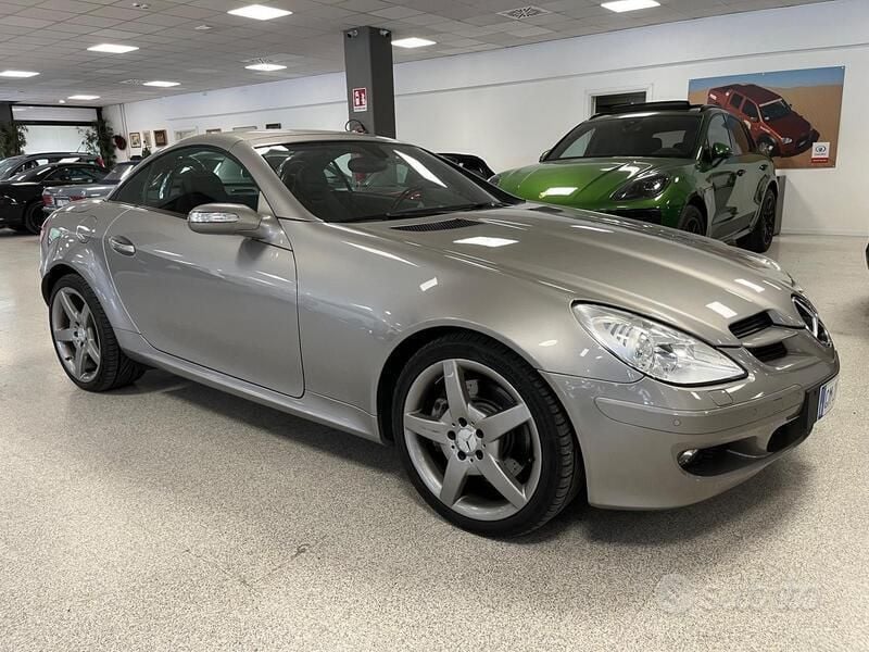 Beige Usata 2004 Mercedes SLK350 AMG Cabrio | 19.900 € (Molto cara) - Immagine 1/4