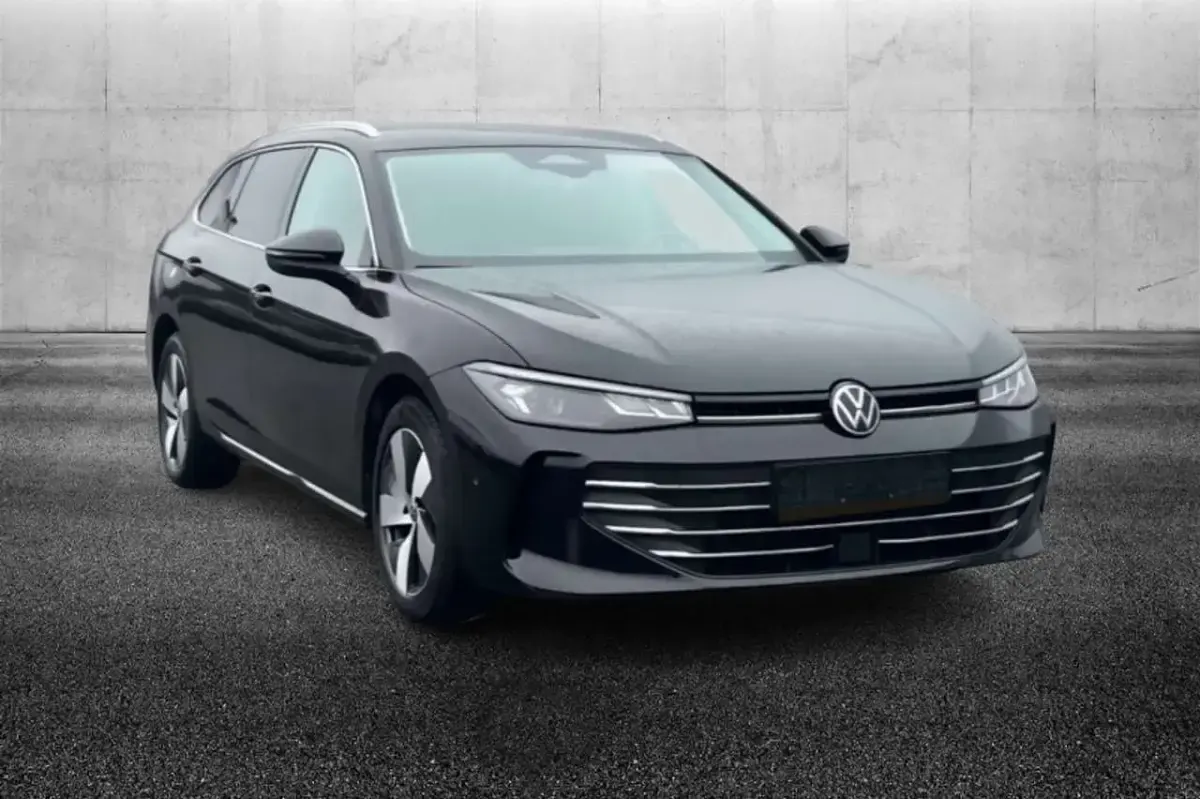 Usata VW Passat Business 150 CV (110 kW) 2025 Nero Station wagon