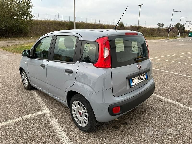 Usata Fiat Panda 70 CV (51 kW) 2022 Grigio Utilitaria