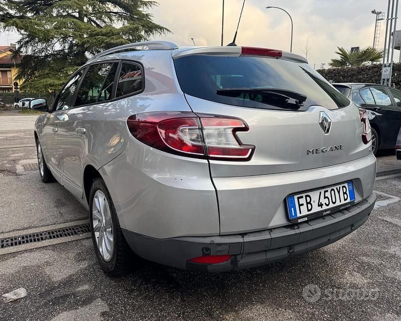 Usata Renault Mégane GrandTour LIMITED 110 CV (80 kW) 2016 Giallo Station wagon