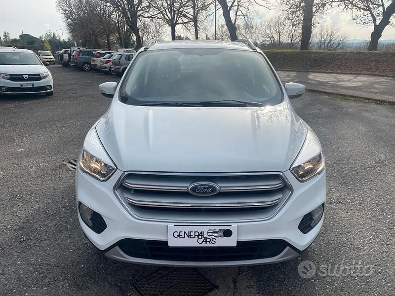Usata Ford Kuga Titanium 120 CV (88 kW) 2017 Bianco SUV