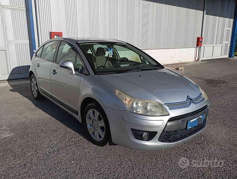 Argento Usata 2010 Citroën C4 Tre volumi | 1700 € (Ottimo prezzo) - Immagine 1/4