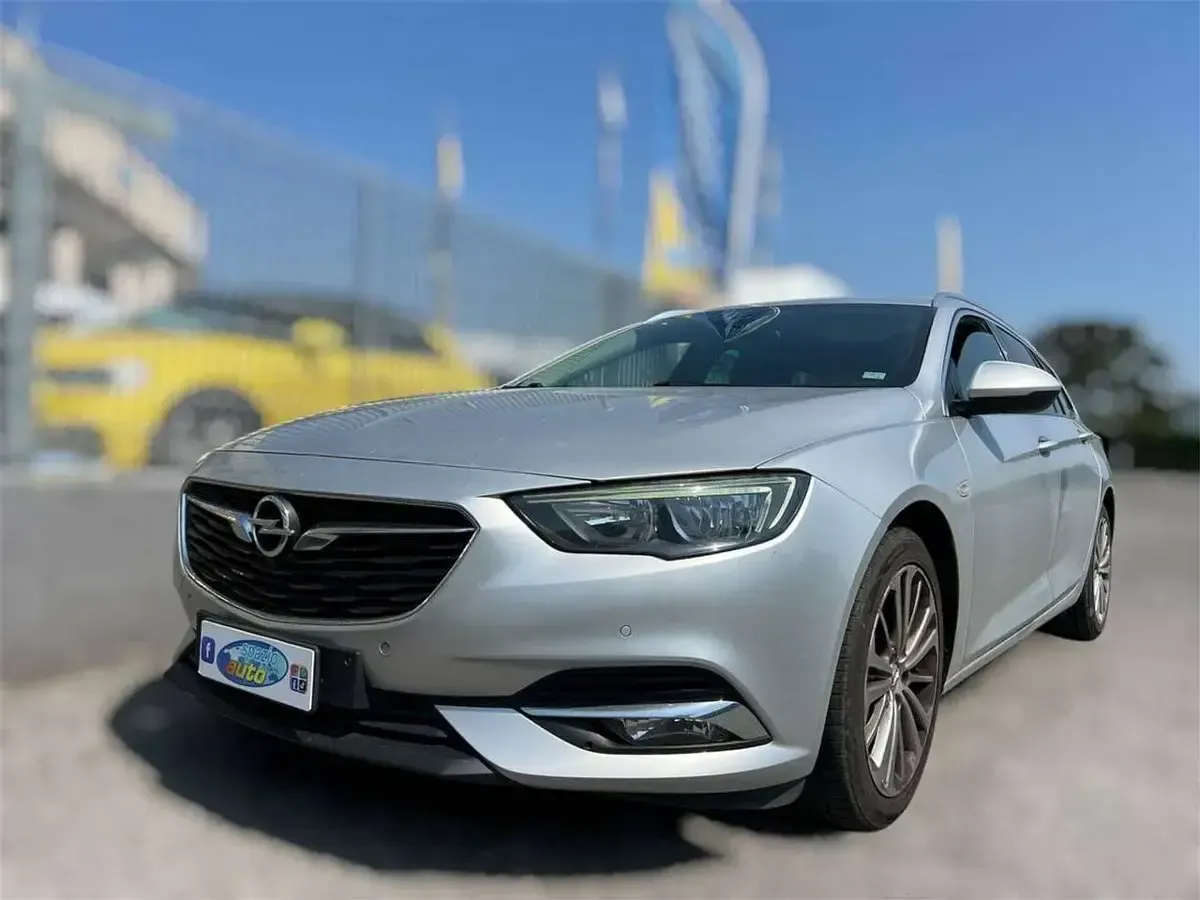 Usata Opel Insignia Innovation 136 CV (100 kW) 2019 Argento Station wagon