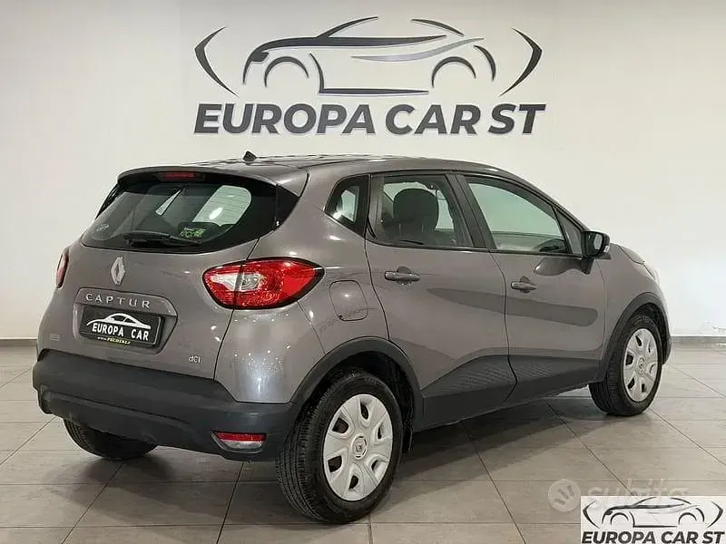Usata Renault Captur 90 CV (66 kW) 2015 Grigio SUV