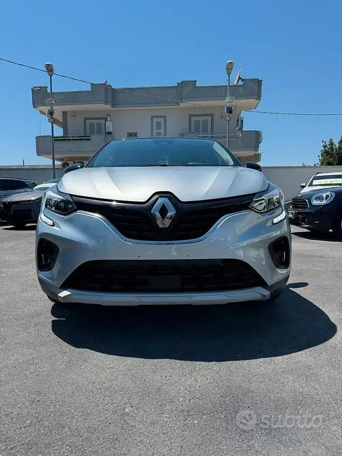 Usata Renault Captur Equilibre 91 CV (66 kW) 2022 Grigio SUV